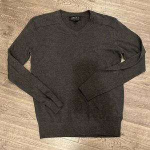 Forever 21 Men’s V-Neck Shirt Size XS